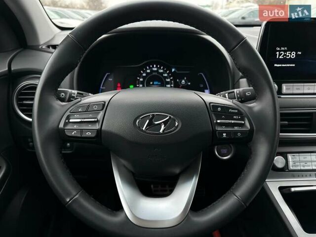 Серый Хендай Kona Electric, объемом двигателя 0 л и пробегом 65 тыс. км за 19900 $, фото 44 на Automoto.ua