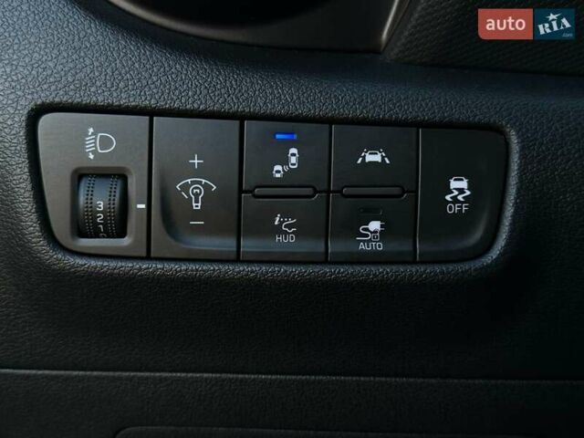 Сірий Хендай Kona Electric, об'ємом двигуна 0 л та пробігом 83 тис. км за 19900 $, фото 48 на Automoto.ua