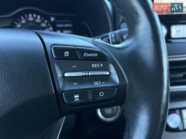 Сірий Хендай Kona Electric, об'ємом двигуна 0 л та пробігом 83 тис. км за 19900 $, фото 13 на Automoto.ua