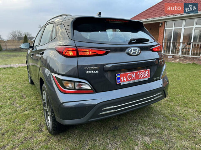 Сірий Хендай Kona Electric, об'ємом двигуна 0 л та пробігом 23 тис. км за 17900 $, фото 4 на Automoto.ua