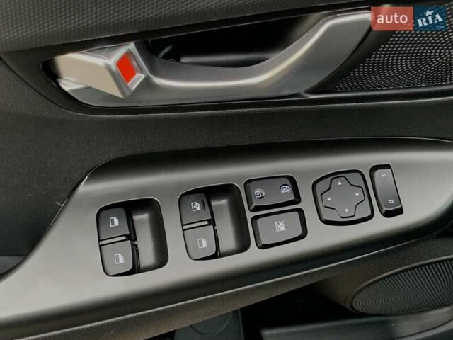 Сірий Хендай Kona Electric, об'ємом двигуна 0 л та пробігом 47 тис. км за 17355 $, фото 42 на Automoto.ua