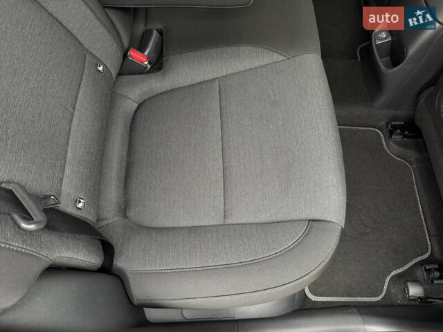 Сірий Хендай Kona Electric, об'ємом двигуна 0 л та пробігом 37 тис. км за 18100 $, фото 33 на Automoto.ua