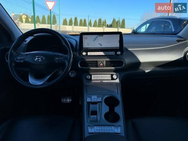 Сірий Хендай Kona Electric, об'ємом двигуна 0 л та пробігом 83 тис. км за 19900 $, фото 49 на Automoto.ua