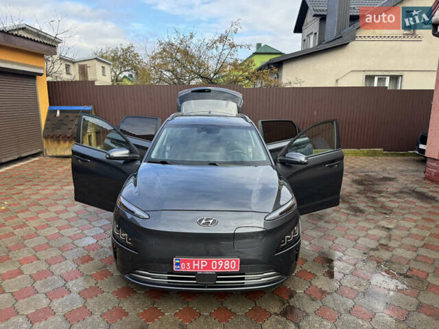 Серый Хендай Kona Electric, объемом двигателя 0 л и пробегом 77 тыс. км за 15999 $, фото 25 на Automoto.ua