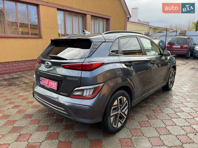 Серый Хендай Kona Electric, объемом двигателя 0 л и пробегом 77 тыс. км за 15999 $, фото 5 на Automoto.ua