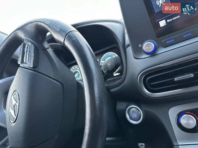 Сірий Хендай Kona Electric, об'ємом двигуна 0 л та пробігом 23 тис. км за 17900 $, фото 27 на Automoto.ua