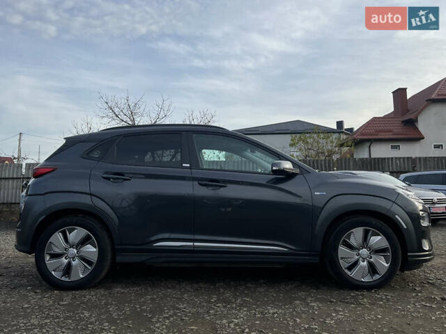 Серый Хендай Kona Electric, объемом двигателя 0 л и пробегом 72 тыс. км за 20154 $, фото 8 на Automoto.ua