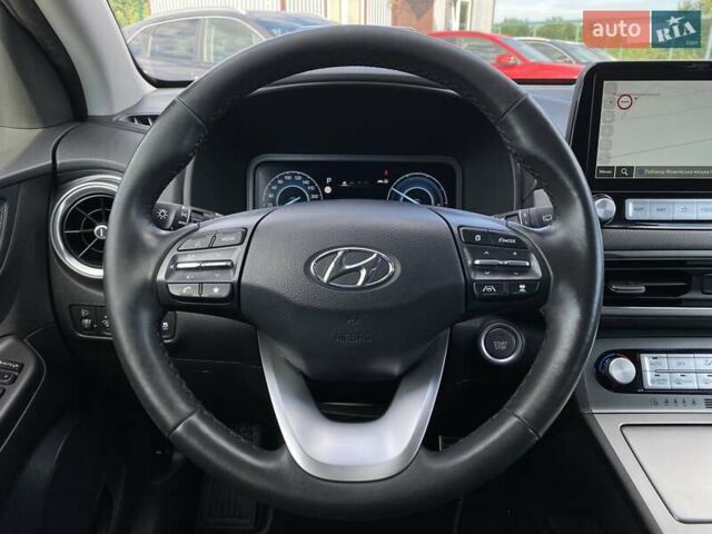 Серый Хендай Kona Electric, объемом двигателя 0 л и пробегом 115 тыс. км за 20600 $, фото 30 на Automoto.ua