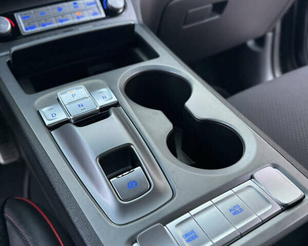 Сірий Хендай Kona Electric, об'ємом двигуна 0 л та пробігом 69 тис. км за 20700 $, фото 74 на Automoto.ua