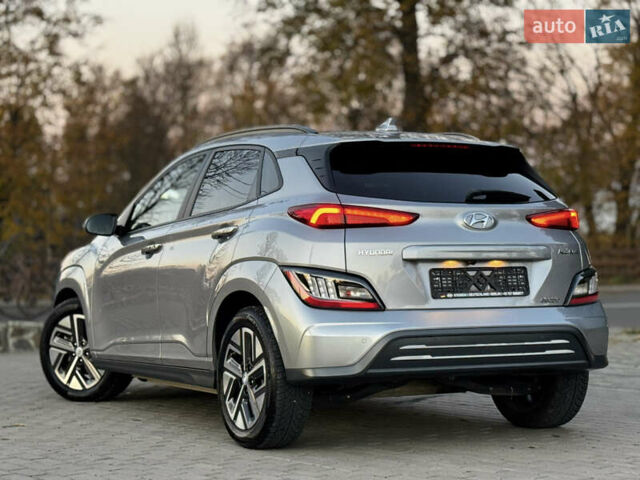 Серый Хендай Kona Electric, объемом двигателя 0 л и пробегом 80 тыс. км за 20700 $, фото 38 на Automoto.ua