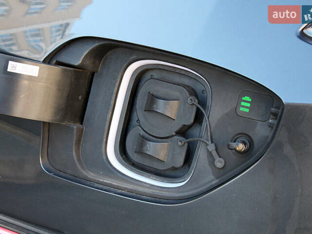 Сірий Хендай Kona Electric, об'ємом двигуна 0 л та пробігом 37 тис. км за 19300 $, фото 30 на Automoto.ua
