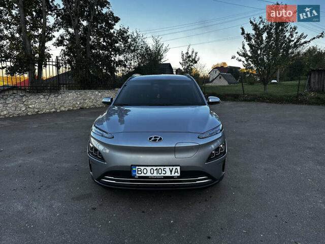 Серый Хендай Kona Electric, объемом двигателя 0 л и пробегом 55 тыс. км за 22000 $, фото 3 на Automoto.ua
