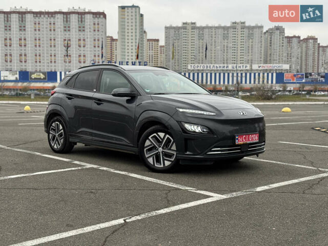Серый Хендай Kona Electric, объемом двигателя 0 л и пробегом 50 тыс. км за 18500 $, фото 73 на Automoto.ua
