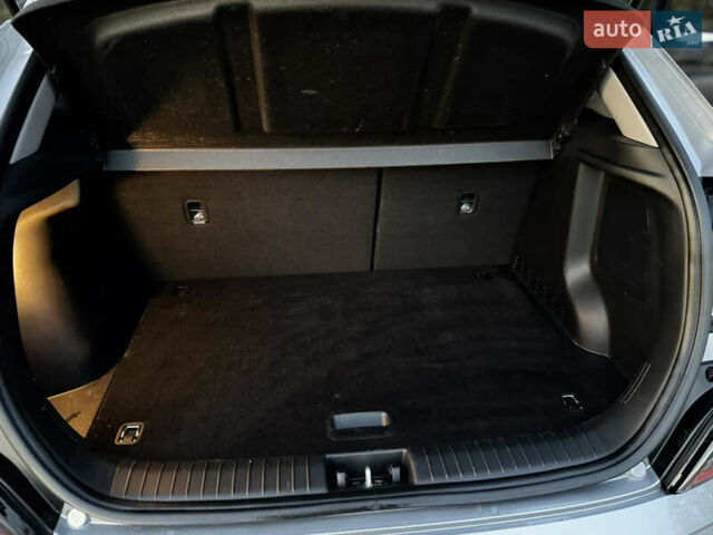 Серый Хендай Kona Electric, объемом двигателя 0 л и пробегом 80 тыс. км за 20700 $, фото 84 на Automoto.ua