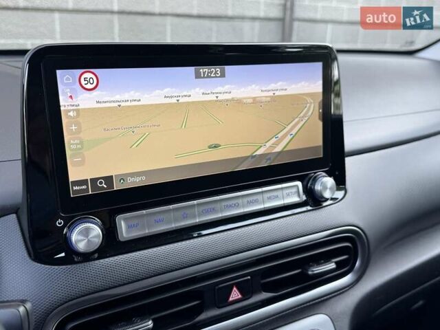 Сірий Хендай Kona Electric, об'ємом двигуна 0 л та пробігом 80 тис. км за 16900 $, фото 9 на Automoto.ua