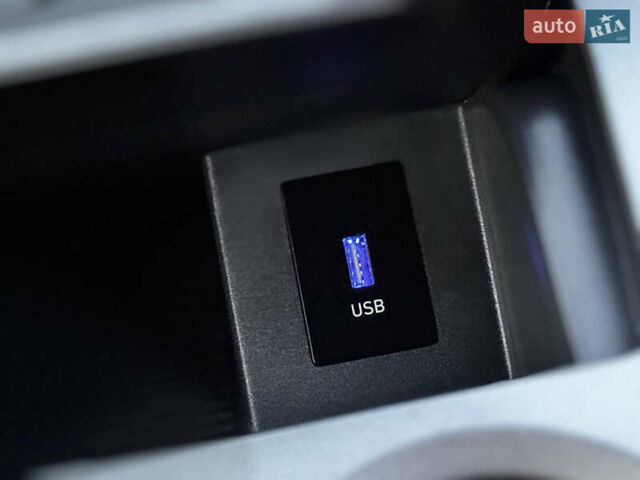 Серый Хендай Kona Electric, объемом двигателя 0 л и пробегом 80 тыс. км за 20700 $, фото 69 на Automoto.ua