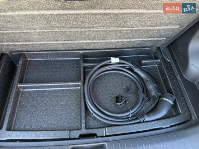 Сірий Хендай Kona Electric, об'ємом двигуна 0 л та пробігом 58 тис. км за 19300 $, фото 20 на Automoto.ua