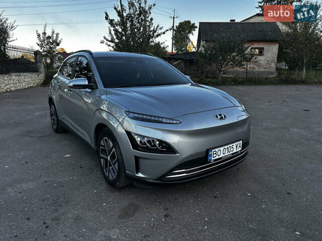 Серый Хендай Kona Electric, объемом двигателя 0 л и пробегом 55 тыс. км за 22000 $, фото 1 на Automoto.ua