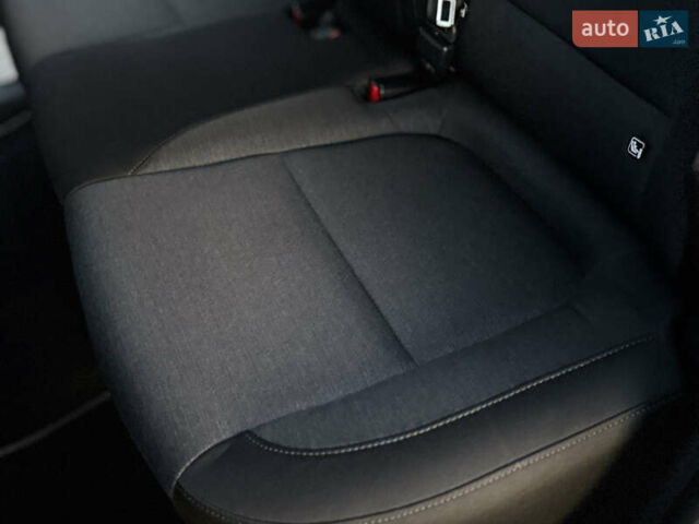 Серый Хендай Kona Electric, объемом двигателя 0 л и пробегом 80 тыс. км за 20700 $, фото 82 на Automoto.ua