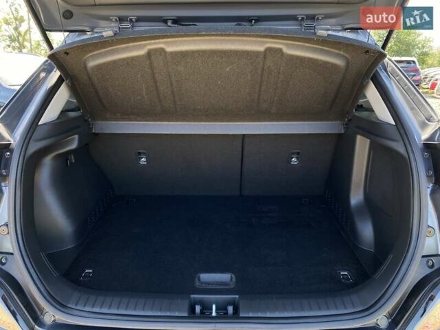 Серый Хендай Kona Electric, объемом двигателя 0 л и пробегом 115 тыс. км за 20600 $, фото 65 на Automoto.ua