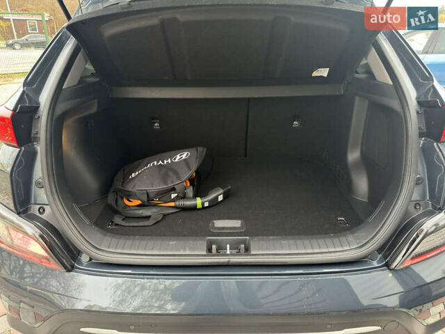 Сірий Хендай Kona Electric, об'ємом двигуна 0 л та пробігом 48 тис. км за 17500 $, фото 40 на Automoto.ua