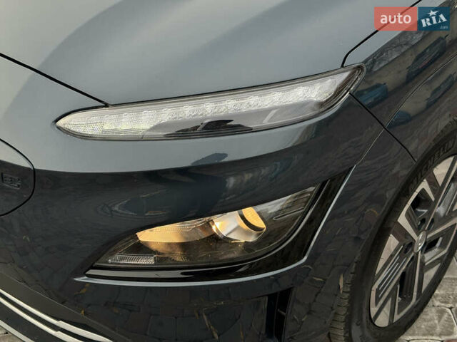 Сірий Хендай Kona Electric, об'ємом двигуна 0 л та пробігом 48 тис. км за 17500 $, фото 16 на Automoto.ua