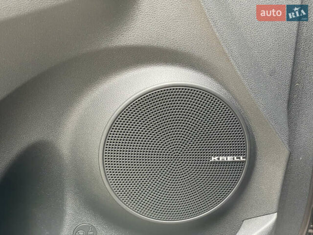 Серый Хендай Kona Electric, объемом двигателя 0 л и пробегом 57 тыс. км за 16790 $, фото 11 на Automoto.ua