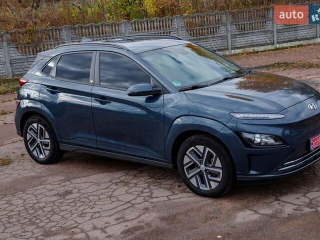 Серый Хендай Kona Electric, объемом двигателя 0 л и пробегом 46 тыс. км за 17950 $, фото 4 на Automoto.ua