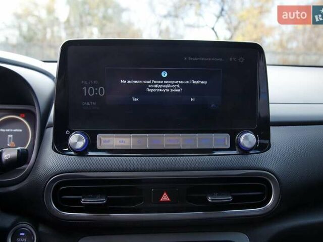 Серый Хендай Kona Electric, объемом двигателя 0 л и пробегом 46 тыс. км за 17950 $, фото 49 на Automoto.ua