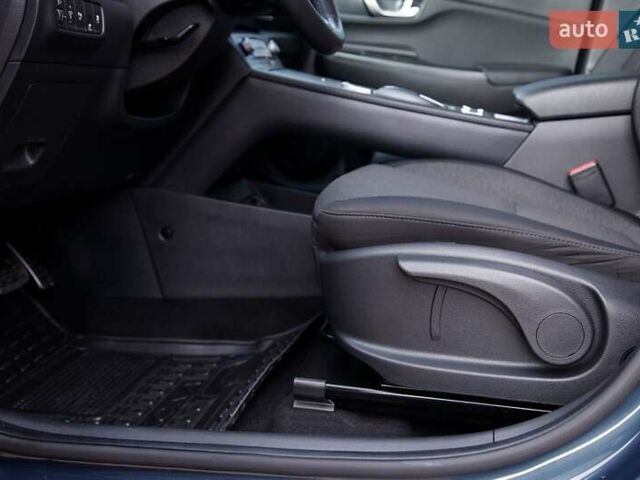 Серый Хендай Kona Electric, объемом двигателя 0 л и пробегом 46 тыс. км за 17950 $, фото 41 на Automoto.ua