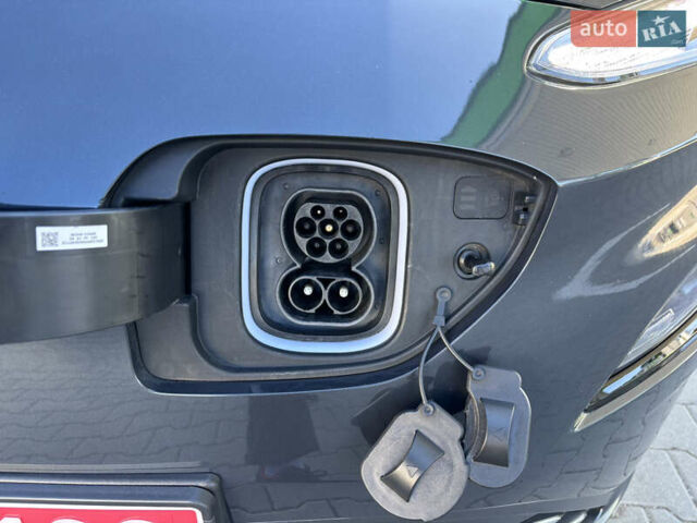Сірий Хендай Kona Electric, об'ємом двигуна 0 л та пробігом 106 тис. км за 18650 $, фото 60 на Automoto.ua