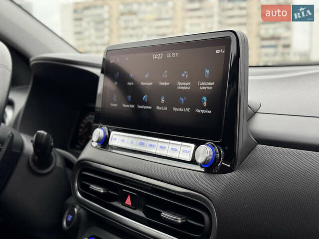 Серый Хендай Kona Electric, объемом двигателя 0 л и пробегом 50 тыс. км за 18500 $, фото 42 на Automoto.ua