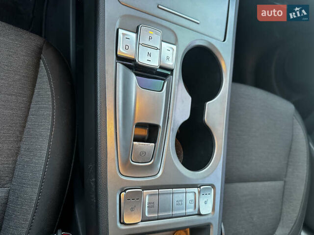 Серый Хендай Kona Electric, объемом двигателя 0 л и пробегом 55 тыс. км за 22000 $, фото 17 на Automoto.ua