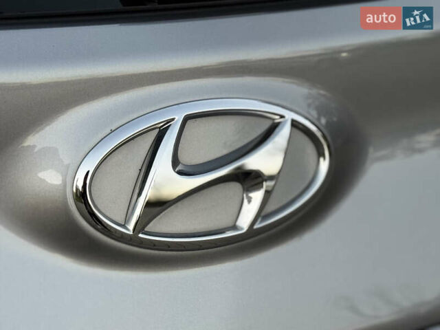 Серый Хендай Kona Electric, объемом двигателя 0 л и пробегом 80 тыс. км за 20700 $, фото 21 на Automoto.ua