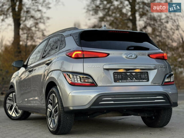 Серый Хендай Kona Electric, объемом двигателя 0 л и пробегом 80 тыс. км за 20700 $, фото 36 на Automoto.ua