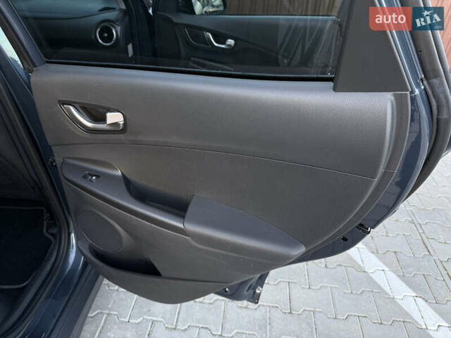 Сірий Хендай Kona Electric, об'ємом двигуна 0 л та пробігом 41 тис. км за 18650 $, фото 32 на Automoto.ua