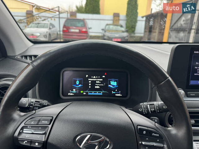 Серый Хендай Kona Electric, объемом двигателя 0 л и пробегом 112 тыс. км за 18999 $, фото 47 на Automoto.ua