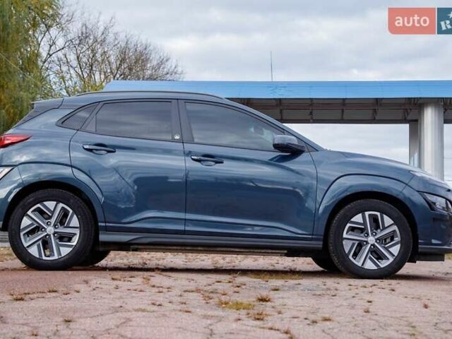 Серый Хендай Kona Electric, объемом двигателя 0 л и пробегом 46 тыс. км за 17950 $, фото 10 на Automoto.ua