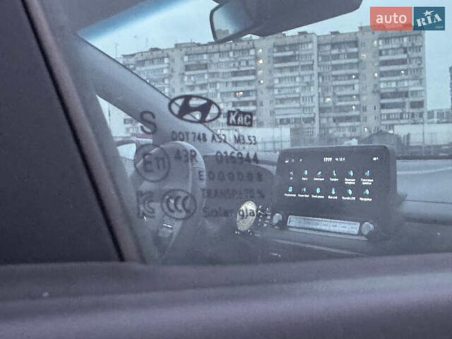 Сірий Хендай Kona Electric, об'ємом двигуна 0 л та пробігом 55 тис. км за 18500 $, фото 58 на Automoto.ua