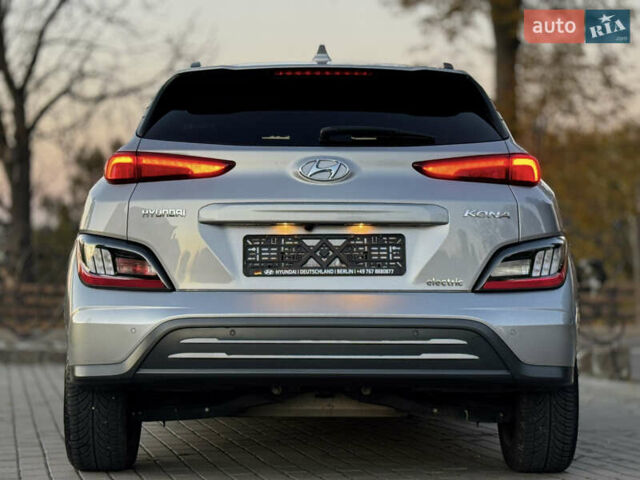 Серый Хендай Kona Electric, объемом двигателя 0 л и пробегом 80 тыс. км за 20700 $, фото 15 на Automoto.ua