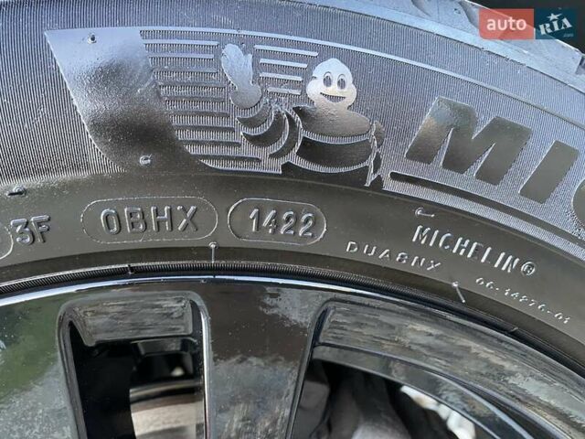 Серый Хендай Kona Electric, объемом двигателя 0 л и пробегом 115 тыс. км за 20600 $, фото 25 на Automoto.ua