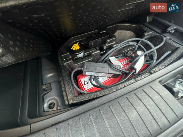 Сірий Хендай Kona Electric, об'ємом двигуна 0 л та пробігом 48 тис. км за 17500 $, фото 41 на Automoto.ua