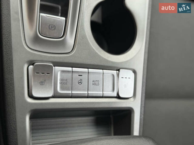 Сірий Хендай Kona Electric, об'ємом двигуна 0 л та пробігом 112 тис. км за 18999 $, фото 50 на Automoto.ua