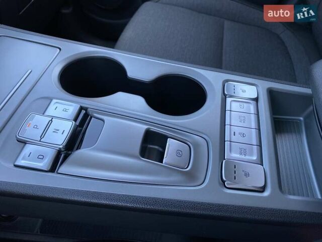 Серый Хендай Kona Electric, объемом двигателя 0 л и пробегом 115 тыс. км за 20600 $, фото 37 на Automoto.ua