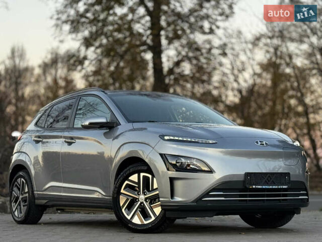 Серый Хендай Kona Electric, объемом двигателя 0 л и пробегом 80 тыс. км за 20700 $, фото 29 на Automoto.ua
