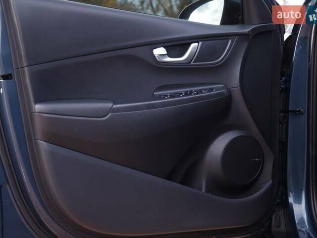 Серый Хендай Kona Electric, объемом двигателя 0 л и пробегом 46 тыс. км за 17950 $, фото 38 на Automoto.ua