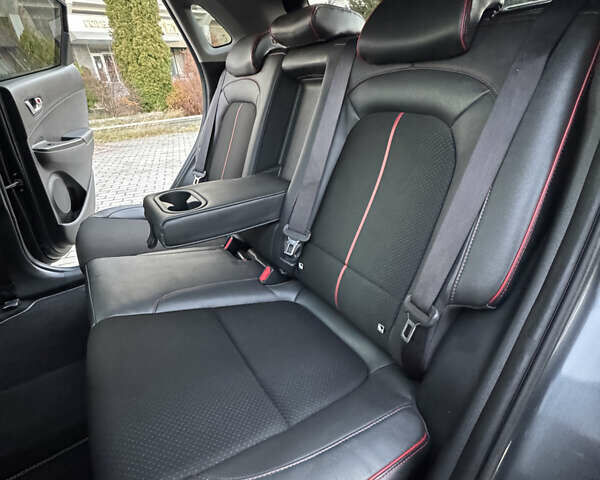 Сірий Хендай Kona Electric, об'ємом двигуна 0 л та пробігом 69 тис. км за 20700 $, фото 100 на Automoto.ua