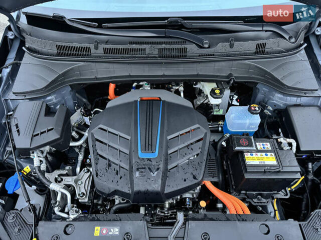 Сірий Хендай Kona Electric, об'ємом двигуна 0 л та пробігом 55 тис. км за 18500 $, фото 4 на Automoto.ua