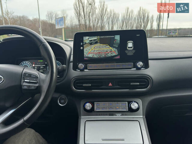 Сірий Хендай Kona Electric, об'ємом двигуна 0 л та пробігом 48 тис. км за 17500 $, фото 37 на Automoto.ua