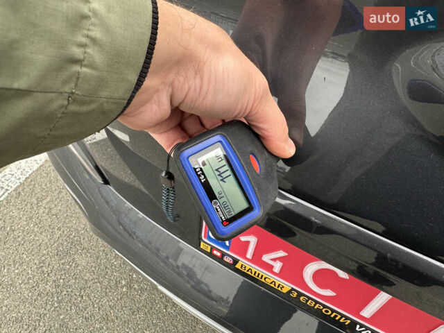 Серый Хендай Kona Electric, объемом двигателя 0 л и пробегом 50 тыс. км за 18500 $, фото 58 на Automoto.ua